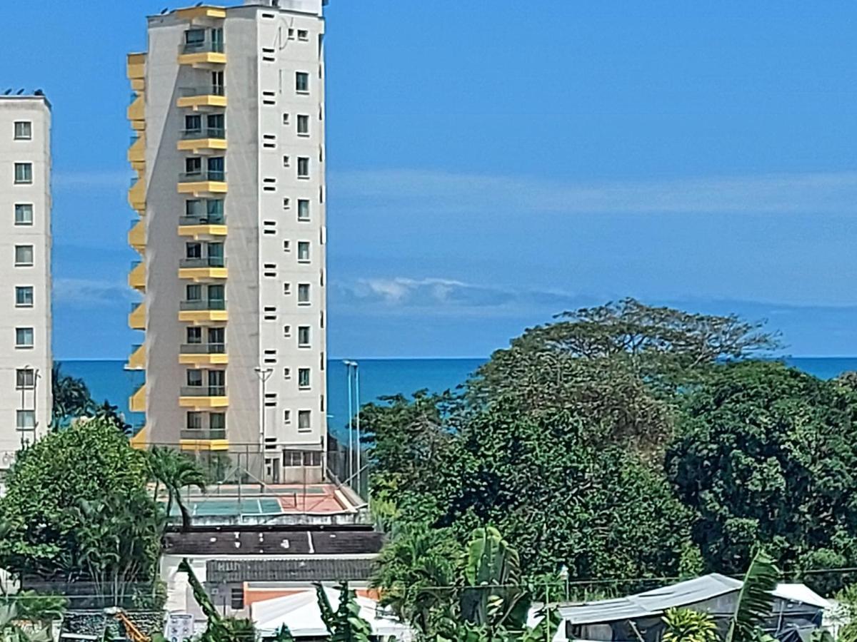 Hotel Almond Beach Tonsupa Exterior photo