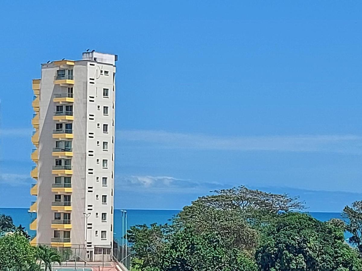 Hotel Almond Beach Tonsupa Exterior photo